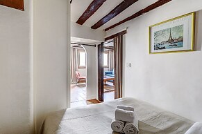 Cozy 2BR in the Heart of Île Saint-Louis