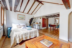 Cozy 2BR in the Heart of Île Saint-Louis