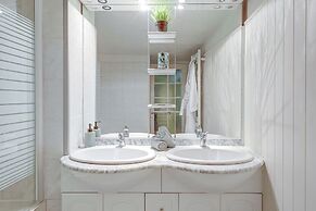 Cozy 2BR in the Heart of Île Saint-Louis