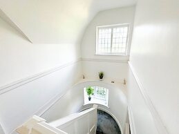 Large 8 Bedroom House in Edgbaston