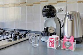 Furio Camillo Studio - Metro A - Netflix