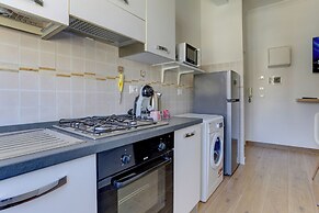 Furio Camillo Studio - Metro A - Netflix