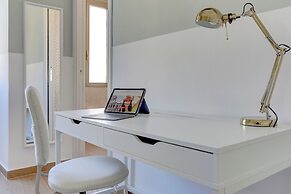 Furio Camillo Studio - Metro A - Netflix