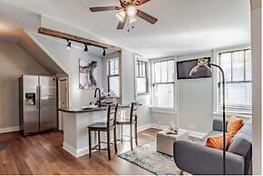 Dauphin Darling 4 Units