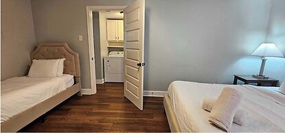 Dauphin Darling 4 Units