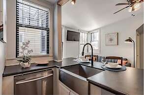 Dauphin Darling 4 Units