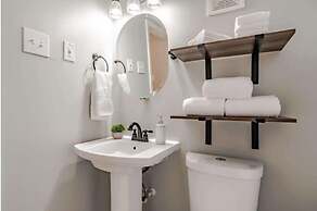 Dauphin Darling 4 Units