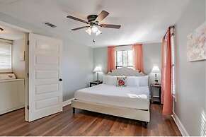 Dauphin Darling 4 Units