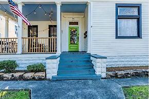 Dauphin Darling 4 Units