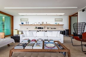 House With Private Beach in Porto Bello Mangaratiba