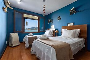 House With Private Beach in Porto Bello Mangaratiba