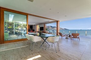 House With Private Beach in Porto Bello Mangaratiba