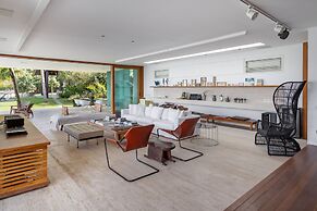 House With Private Beach in Porto Bello Mangaratiba