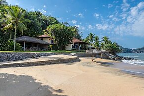 House With Private Beach in Porto Bello Mangaratiba