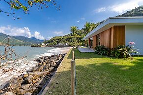 House With Private Beach in Porto Bello Mangaratiba