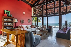 House With Private Beach in Porto Bello Mangaratiba