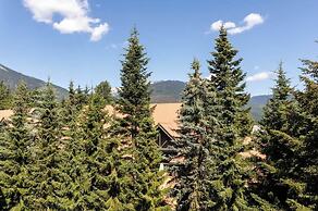 Entire Studio in Whistler Village Resort - Unit 437