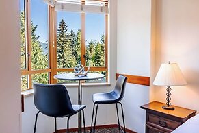 Entire Studio in Whistler Village Resort - Unit 437