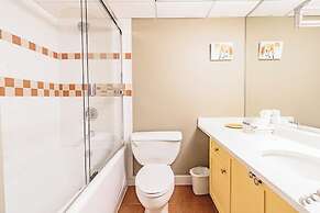 Spacious One Bedroom Suite 406