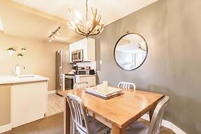 Spacious One Bedroom Suite 406