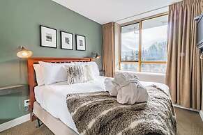 Spacious One Bedroom Suite 406