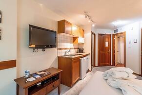 Entire Studio in Whistler Village Resort - Unit 417