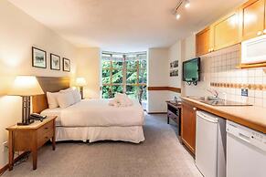 Entire Studio in Whistler Village Resort - Unit 417
