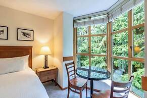 Entire Studio in Whistler Village Resort - Unit 417