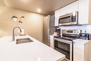 Large Spacious one Bedroom Suite - 506