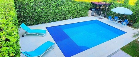 Encantadora Casa Piscina Privada AA Wifi