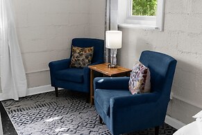 Modern in Magic City 2 Units