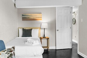 Modern in Magic City 2 Units