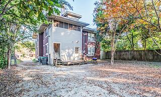 Bluemoon Bungalow 2 Units