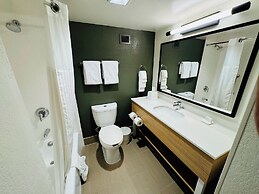 Spark By Hilton Jackson Ridgeland