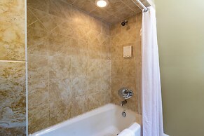 Columbus Goldfinch Mansion