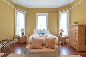 Columbus Goldfinch Mansion