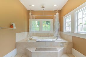 Columbus Goldfinch Mansion