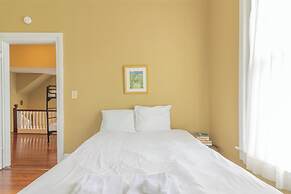 Columbus Goldfinch Mansion