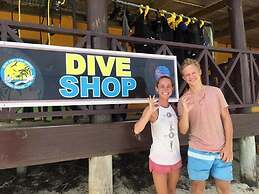 Ratu Kini's Dive & Stay