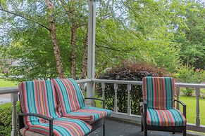 Mansion with Tiny Home Bumblebee Comfort