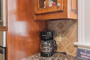 Mansion with Tiny Home Bumblebee Comfort