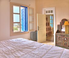 WESTERN WALL ESSAOUIRA