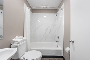 HomeStay Lodge Pensacola - Davis