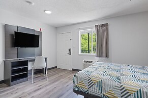 HomeStay Lodge Pensacola - Davis