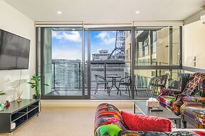 2Br Cbd Gem With City Views