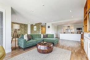 Stylish Retreat 2Br Apartment Bliss