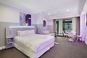 Cozy Studio Retreat In The City