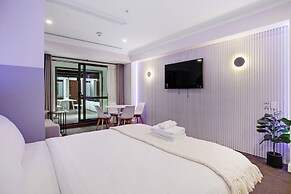 Cozy Studio Retreat In The City