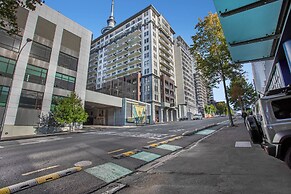 Cozy Studio Retreat In The City