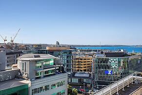 Cozy Studio Retreat In The City